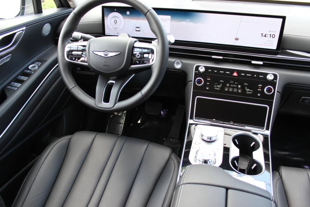 Used 2026 Genesis GV80 2.5T AWD/4WD image 3