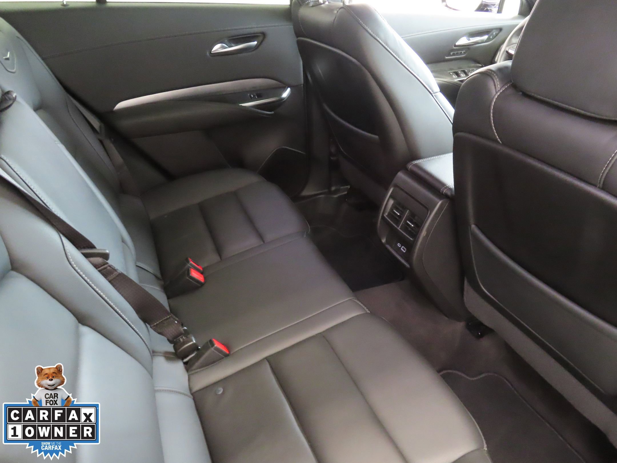 Used 2025 Cadillac XT4 Premium Luxury FWD image 25