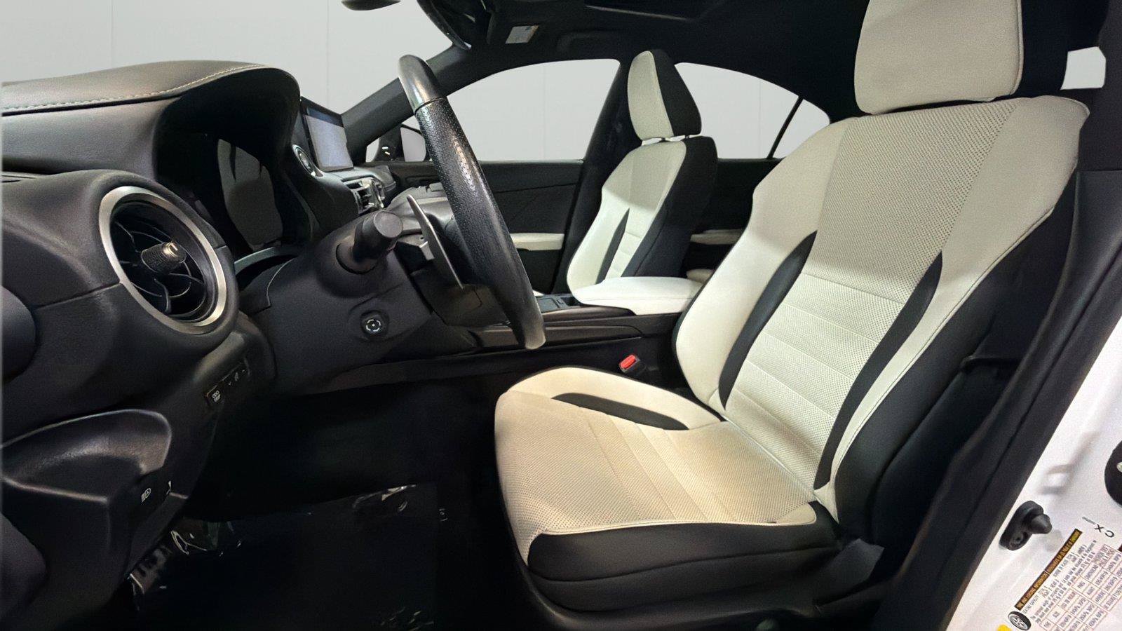 Used 2022 Lexus IS 350 F Sport RWD image 10