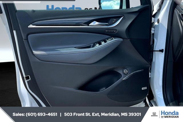 Used 2024 Buick Enclave Premium image 17