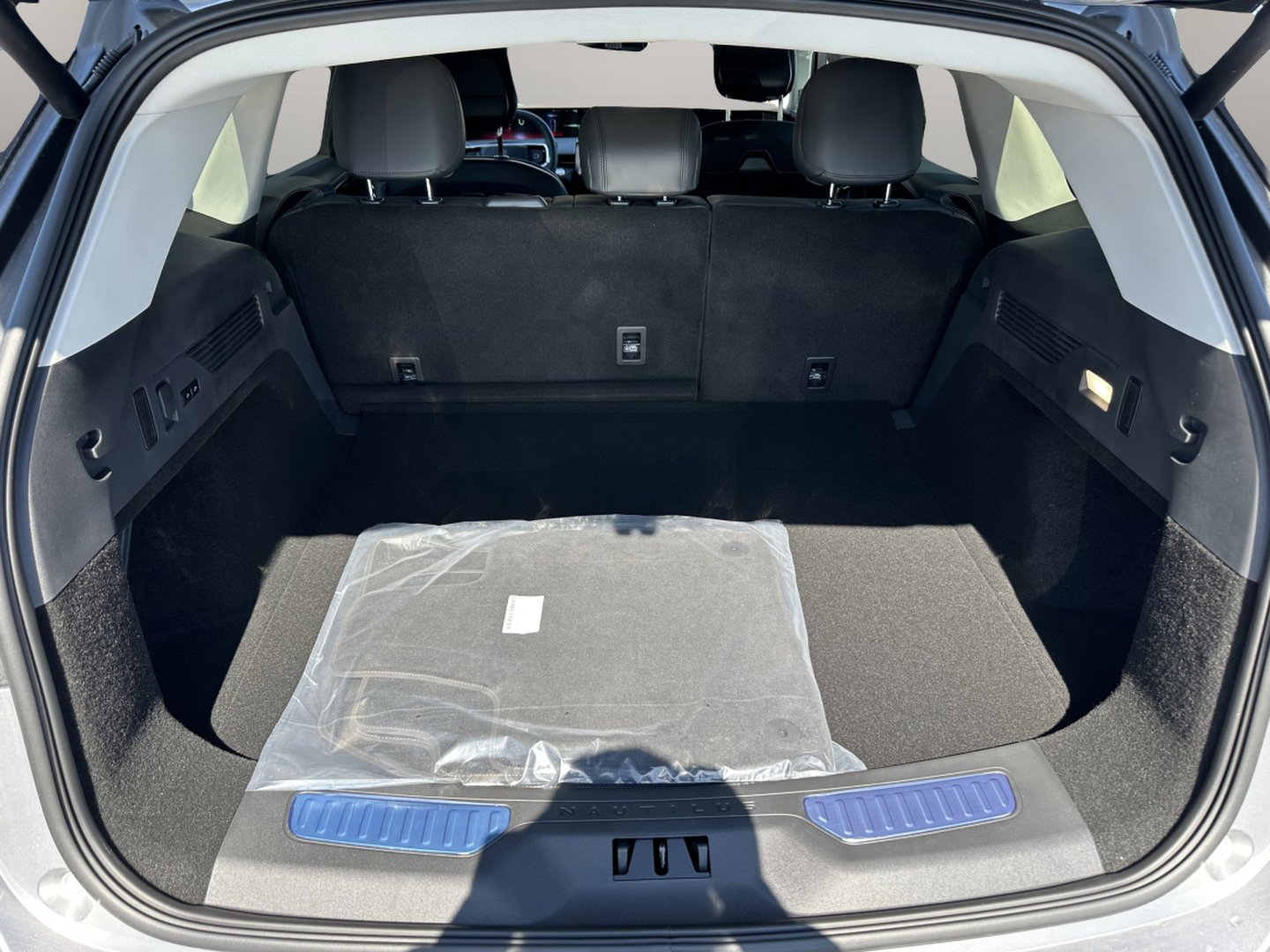 New 2026 Lincoln Nautilus Premier w/ Equipment Group 102A image 7