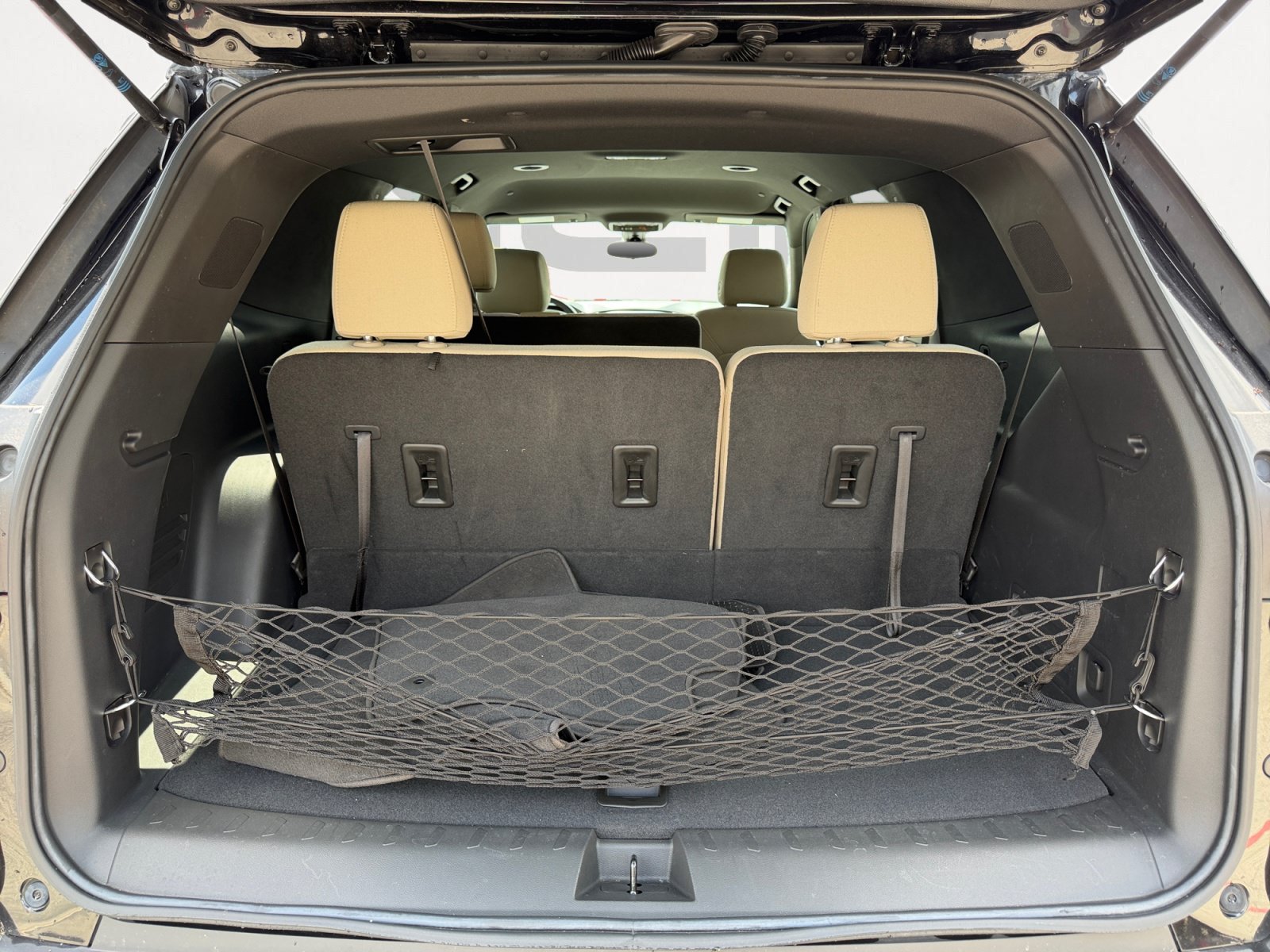 Used 2023 Chevrolet Traverse LS FWD image 11