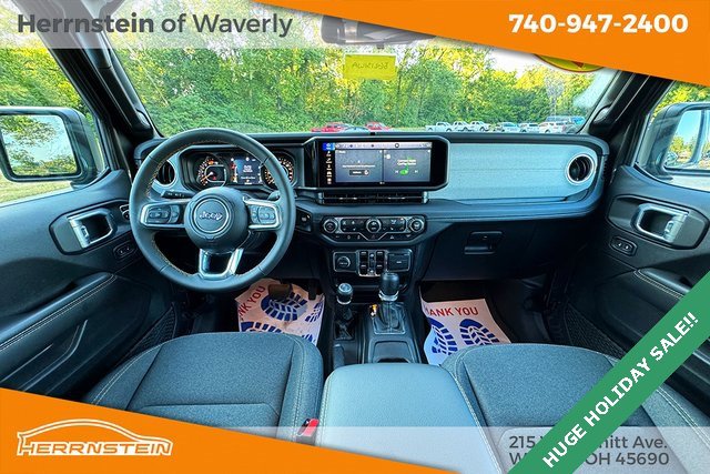 Used 2024 Jeep Wrangler Sahara image 6