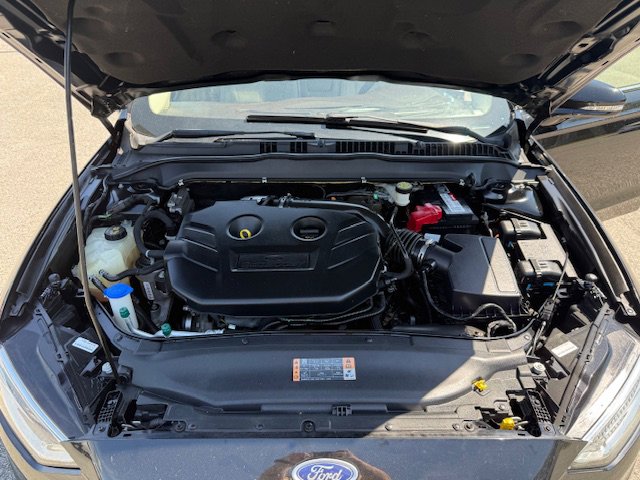 Used 2017 Ford Fusion Platinum FWD image 4