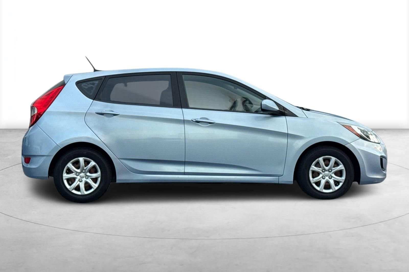 Used 2012 Hyundai Accent GS image 7