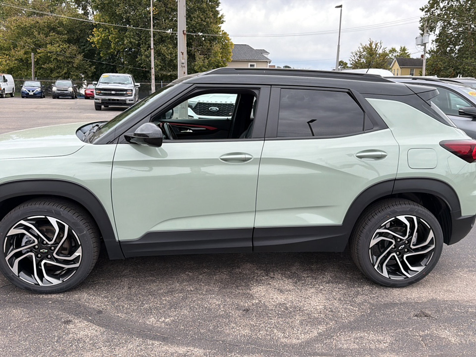 Used 2024 Chevrolet TrailBlazer RS FWD image 4