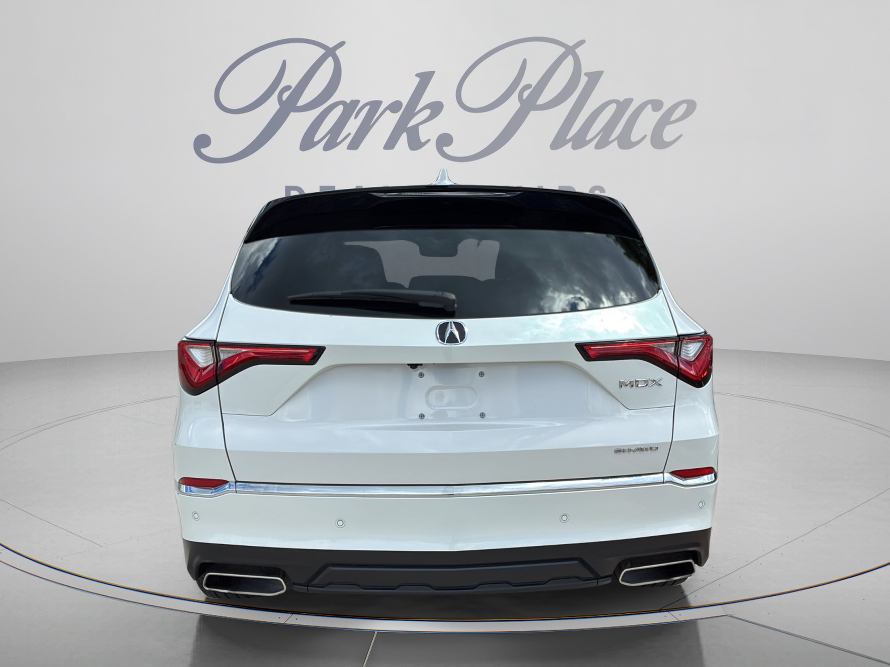 Used 2024 Acura MDX SH-AWD w/ Technology Package image 4