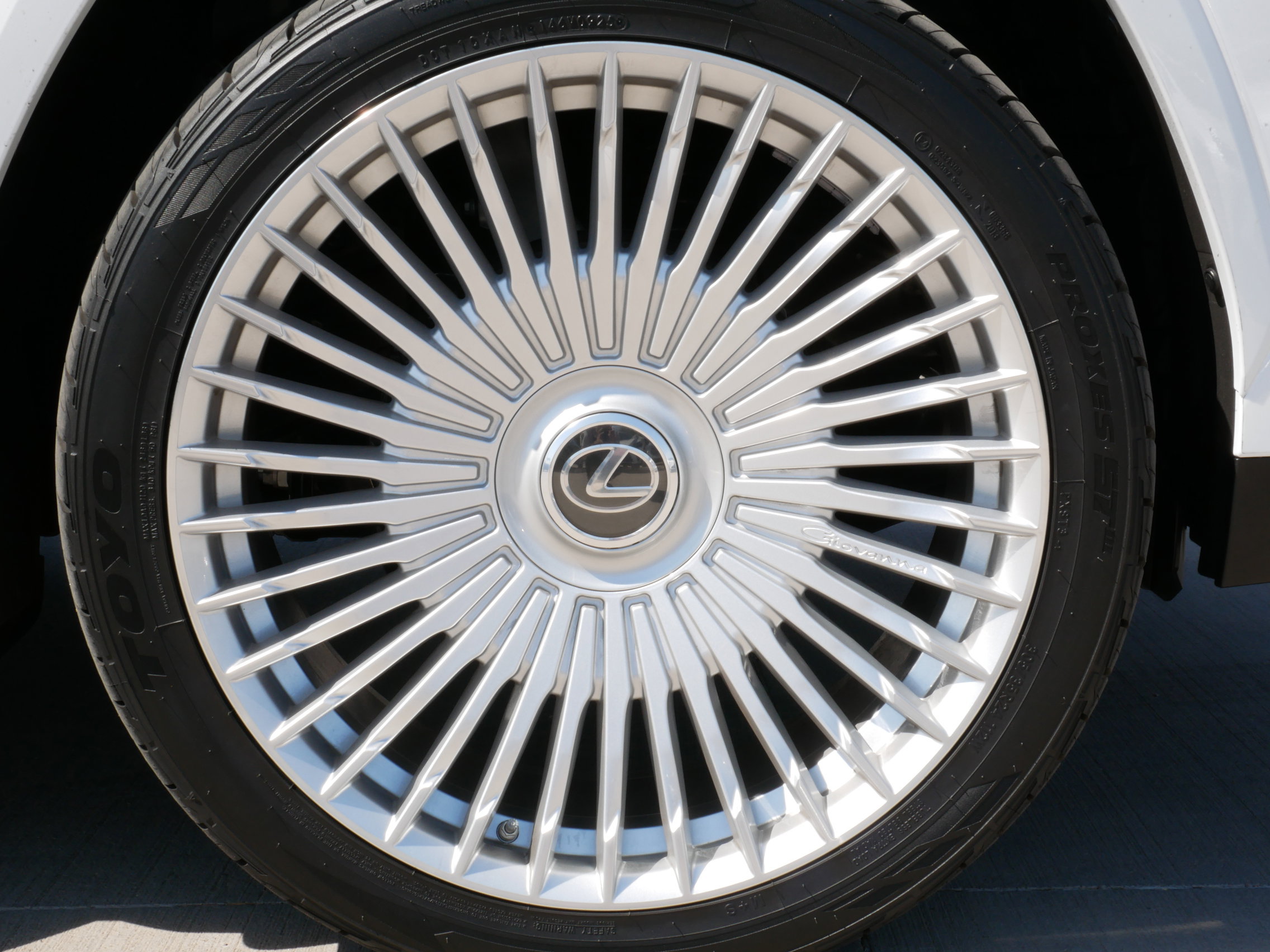 New 2025 Lexus LX 700h F Sport image 19