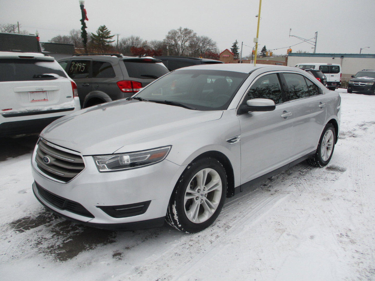 Used 2016 Ford Taurus SEL w/ Equipment Group 201A image 3