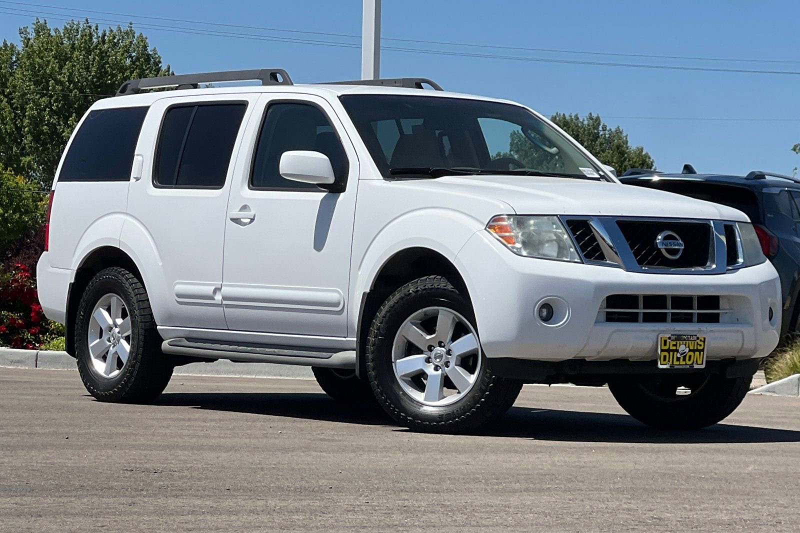Used 2012 Nissan Pathfinder SV AWD/4WD image 1