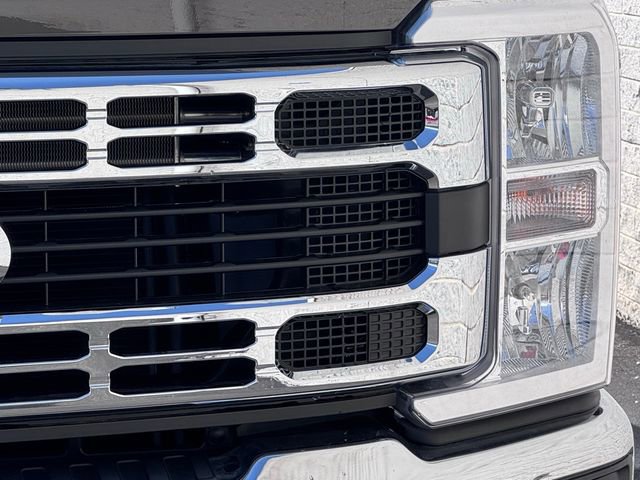 New 2026 Ford F250 XLT w/ FX4 Off-Road Package AWD/4WD image 5
