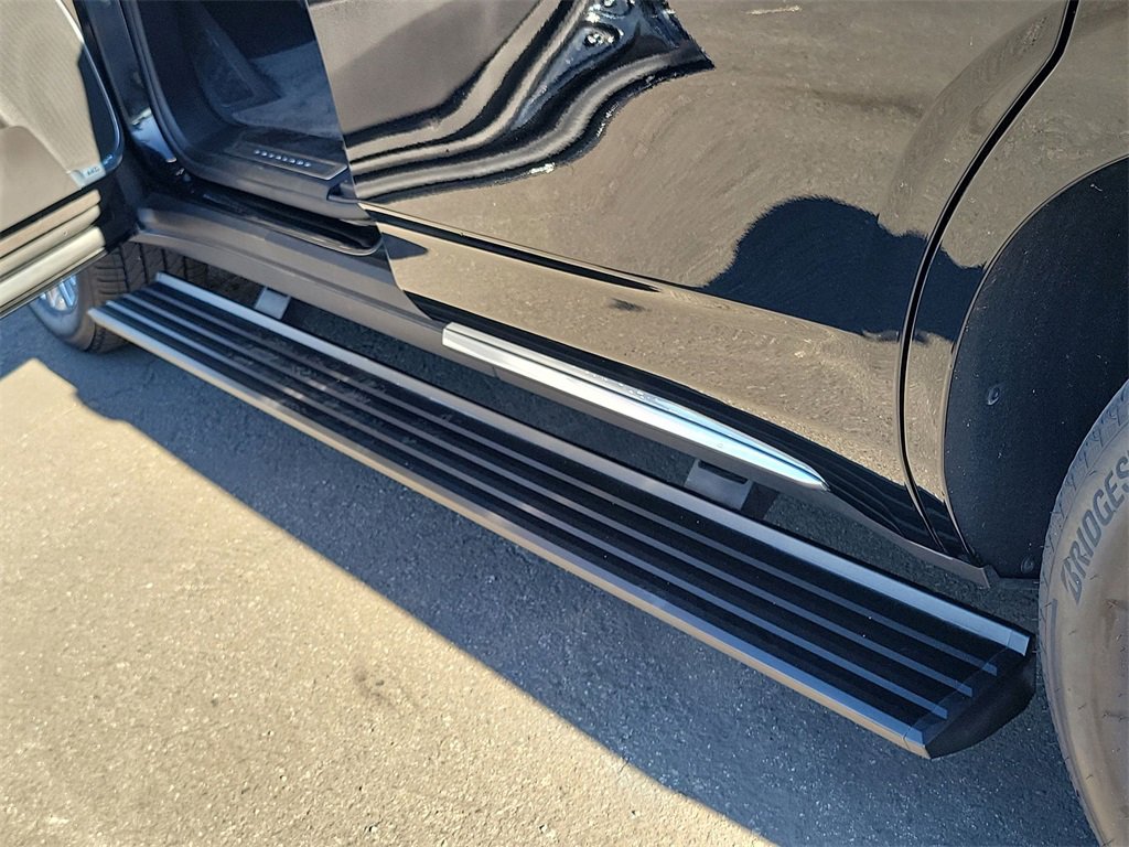 Certified 2023 Cadillac Escalade Premium Luxury w/ Performance Package image 35