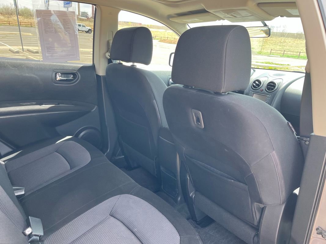 Used 2013 Nissan Rogue SV w/ Premium Pkg image 18