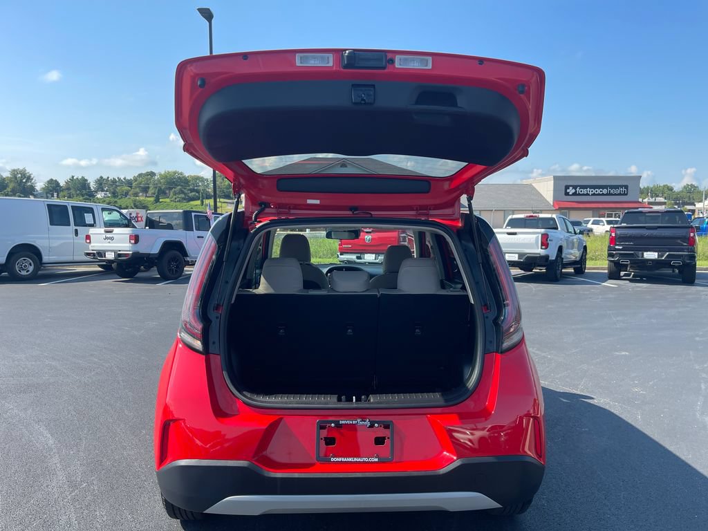 Used 2024 Kia Soul LX FWD image 9