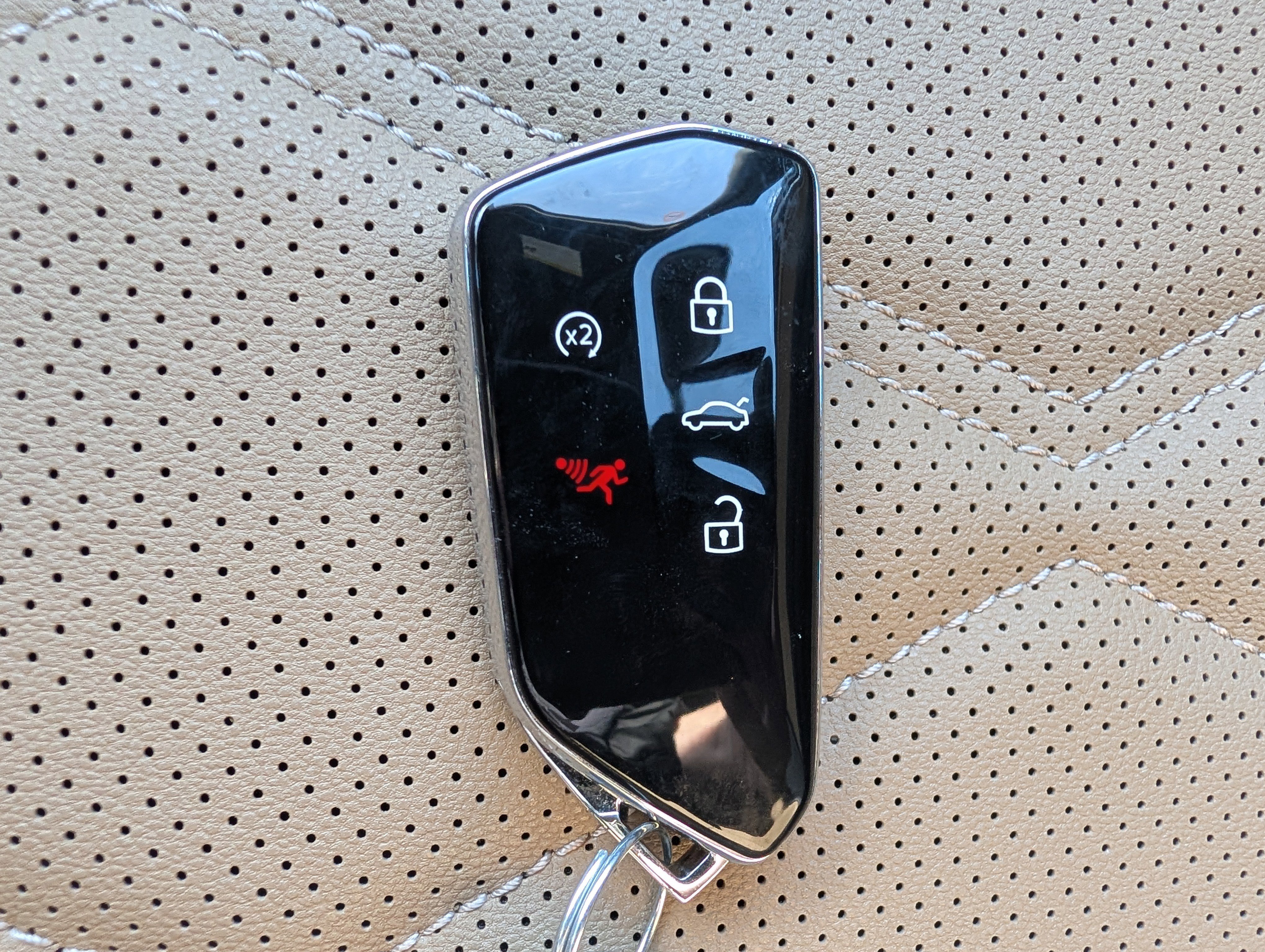 Certified 2025 Volkswagen Atlas Cross Sport SE image 33