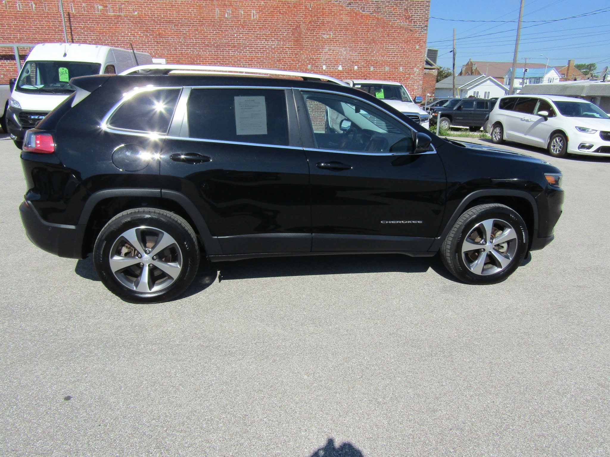 Used 2021 Jeep Cherokee Limited w/ Trailer Tow Group image 2