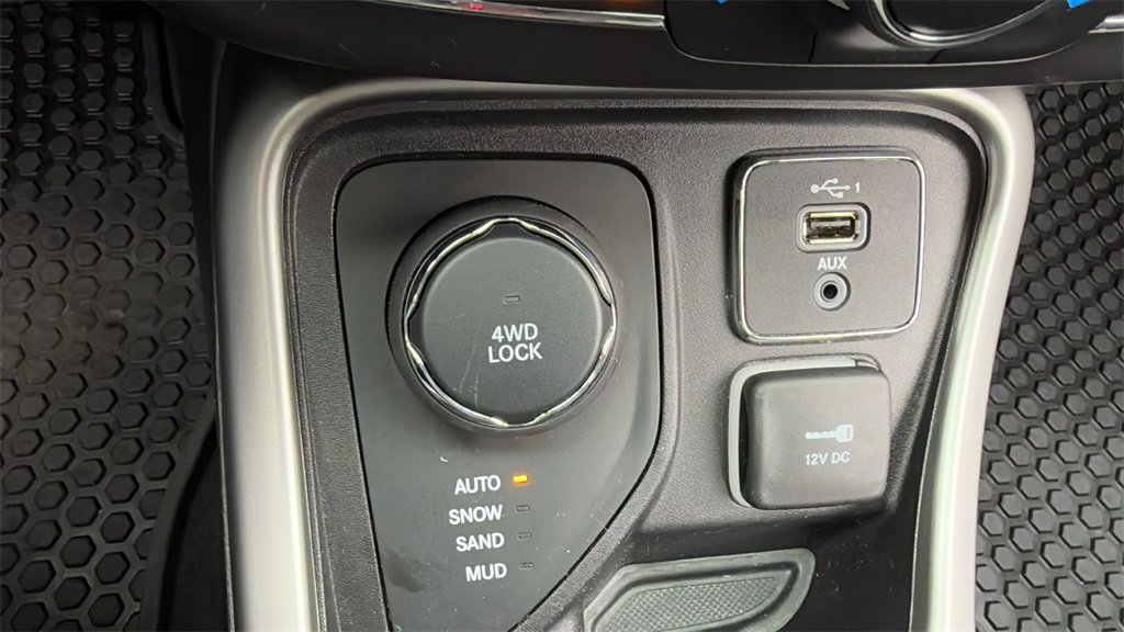 Used 2019 Jeep Compass Latitude w/ Cold Weather Group image 20