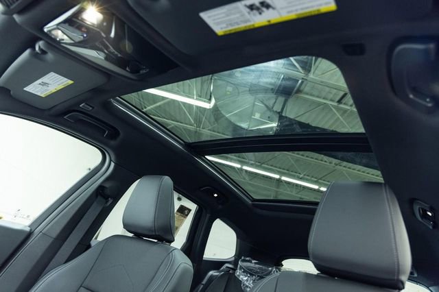 Used 2026 BMW X1 xDrive28i w/ Technology Package image 16