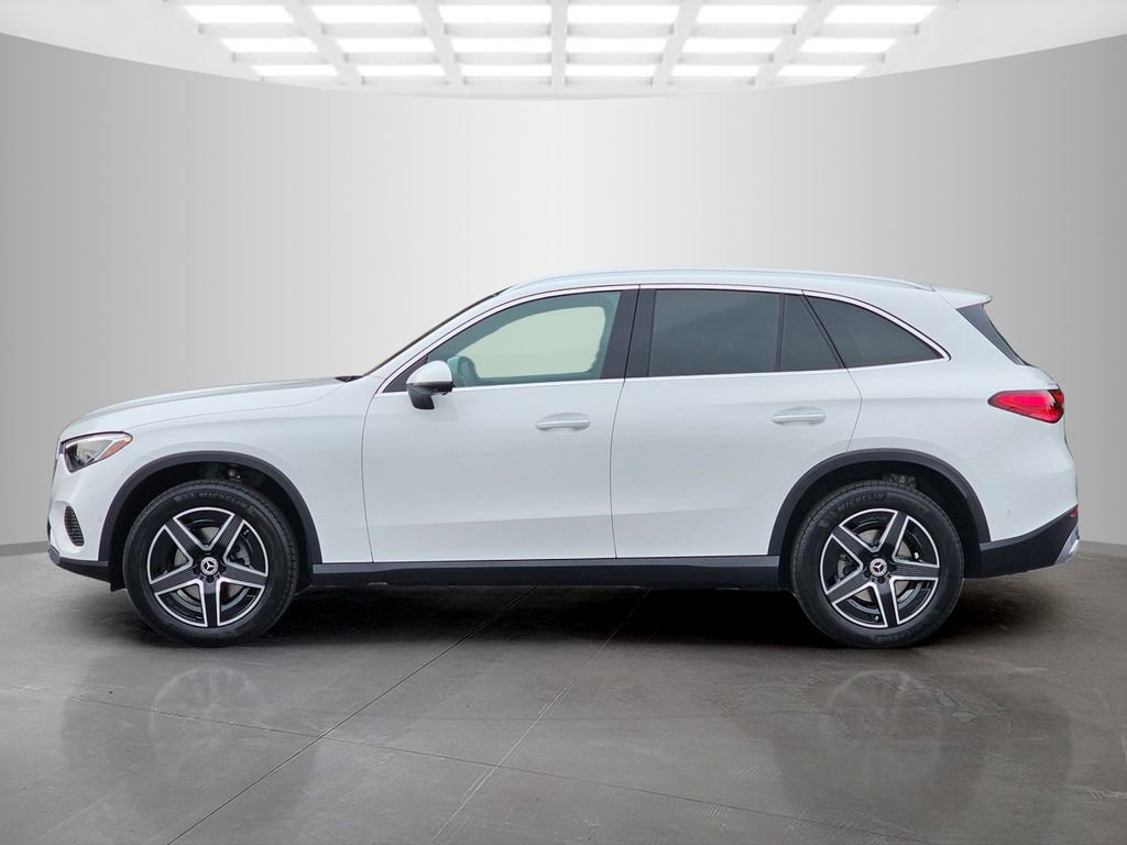 Used 2026 Mercedes-Benz GLC 300 image 3
