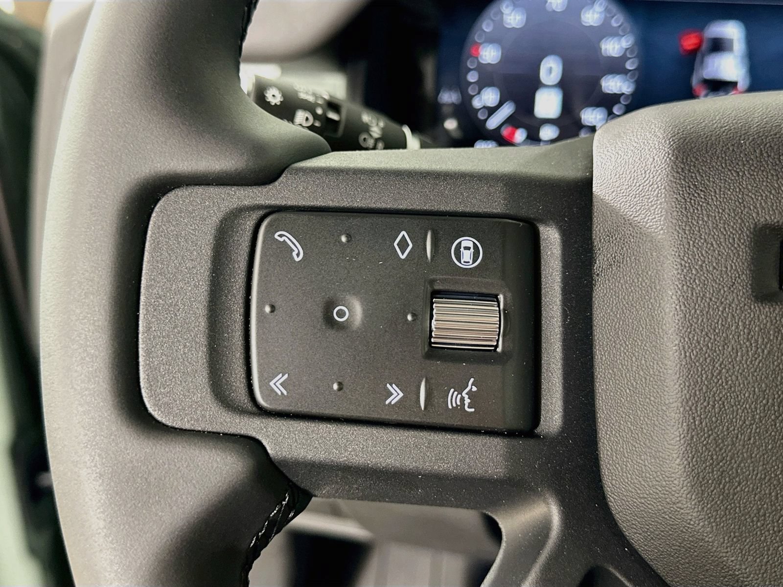 New 2026 Land Rover Defender 110 Trophy Edition AWD/4WD image 19