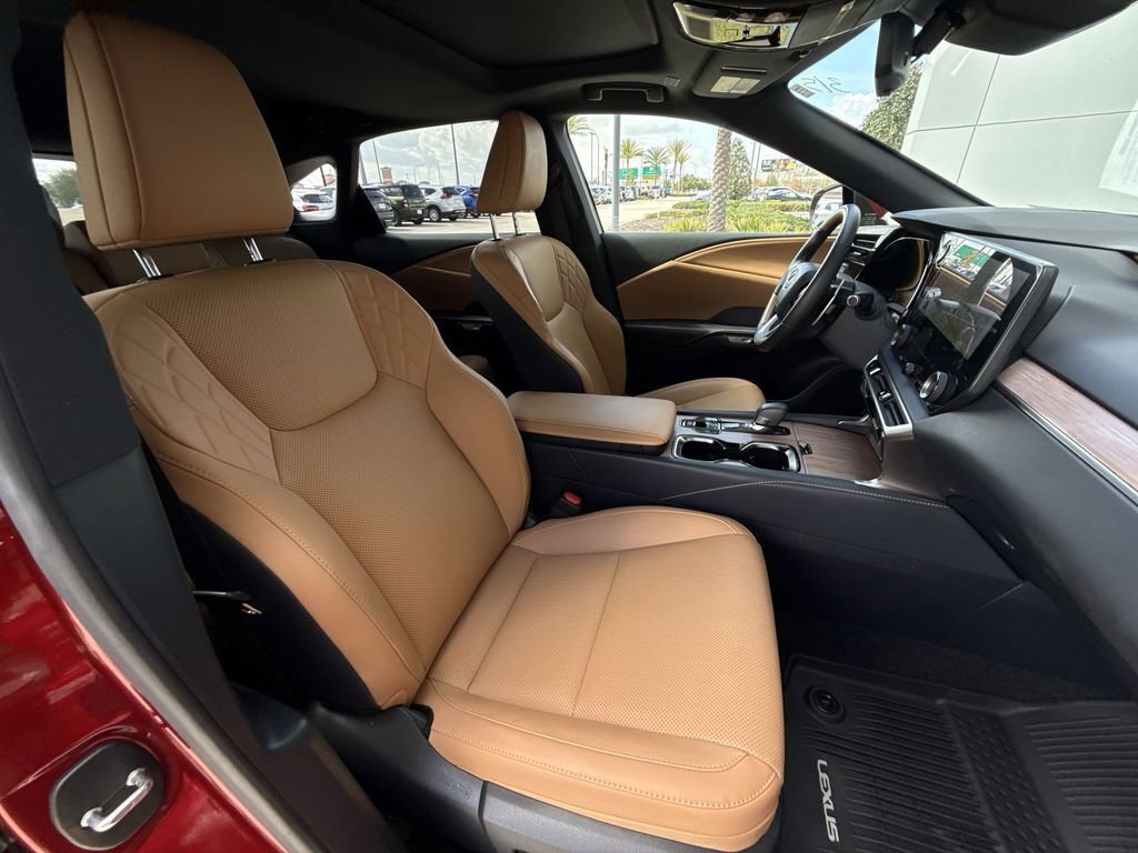 Used 2025 Lexus RX 350 Premium w/ Accessory Package (Z1) image 27