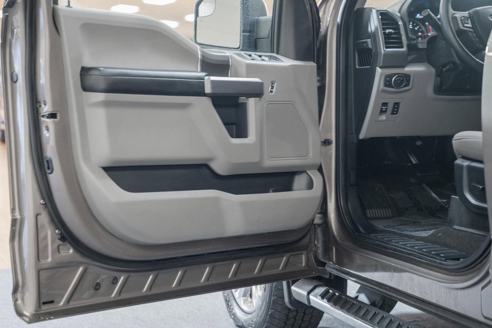 Used 2020 Ford F150 XLT w/ Equipment Group 302A Luxury image 46