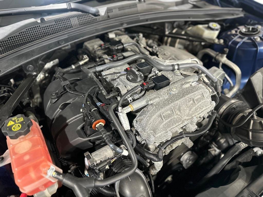 Used 2020 Chevrolet Camaro LS RWD image 33