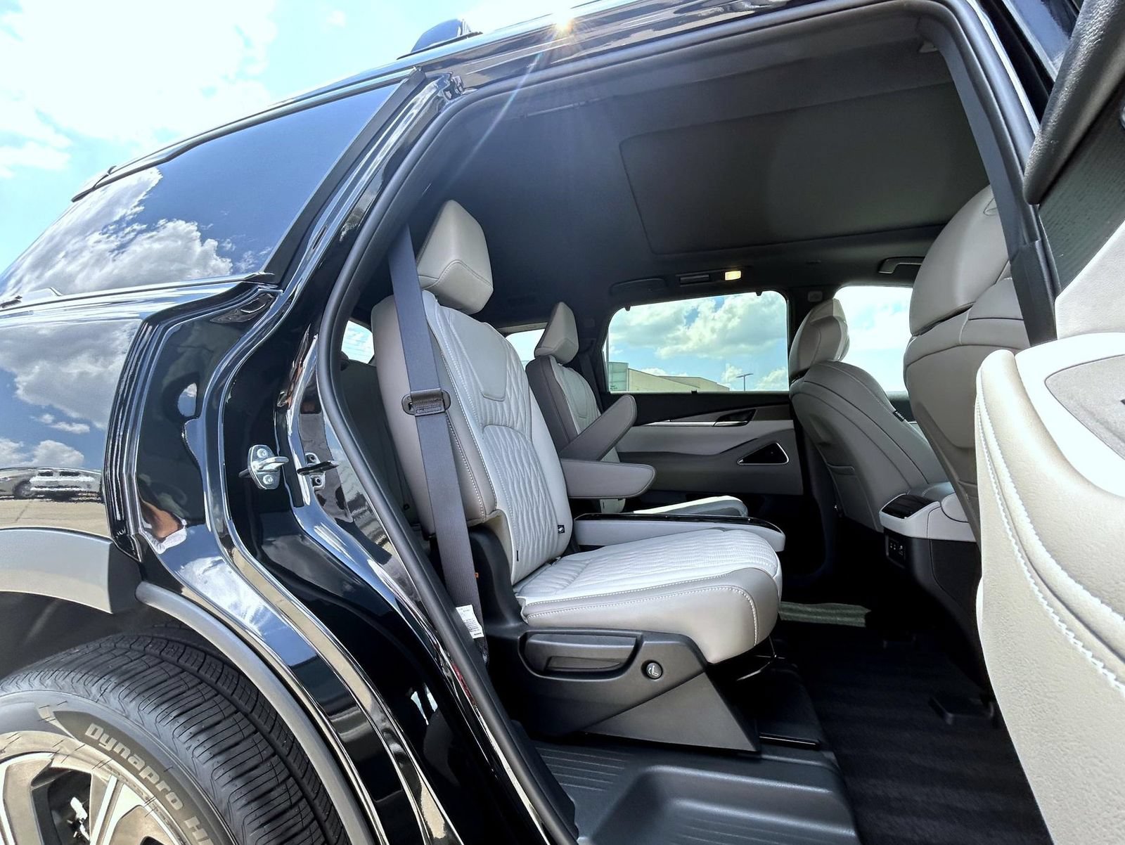 New 2027 INFINITI QX60 Autograph w/ Dark Cargo Package AWD/4WD image 18