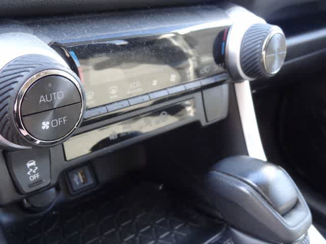 Used 2024 Toyota RAV4 XLE AWD/4WD image 12