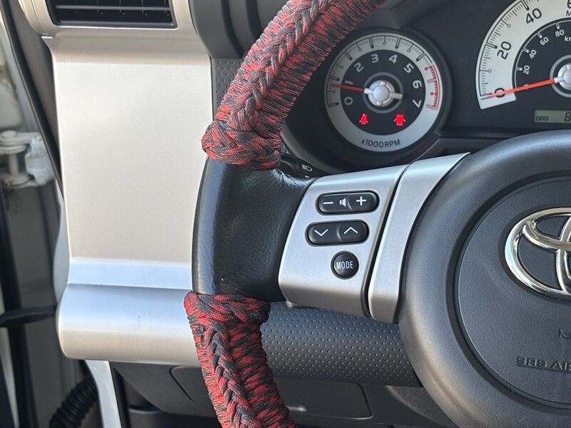 Used 2014 Toyota FJ Cruiser 4WD w/ Upgrade Package image 26