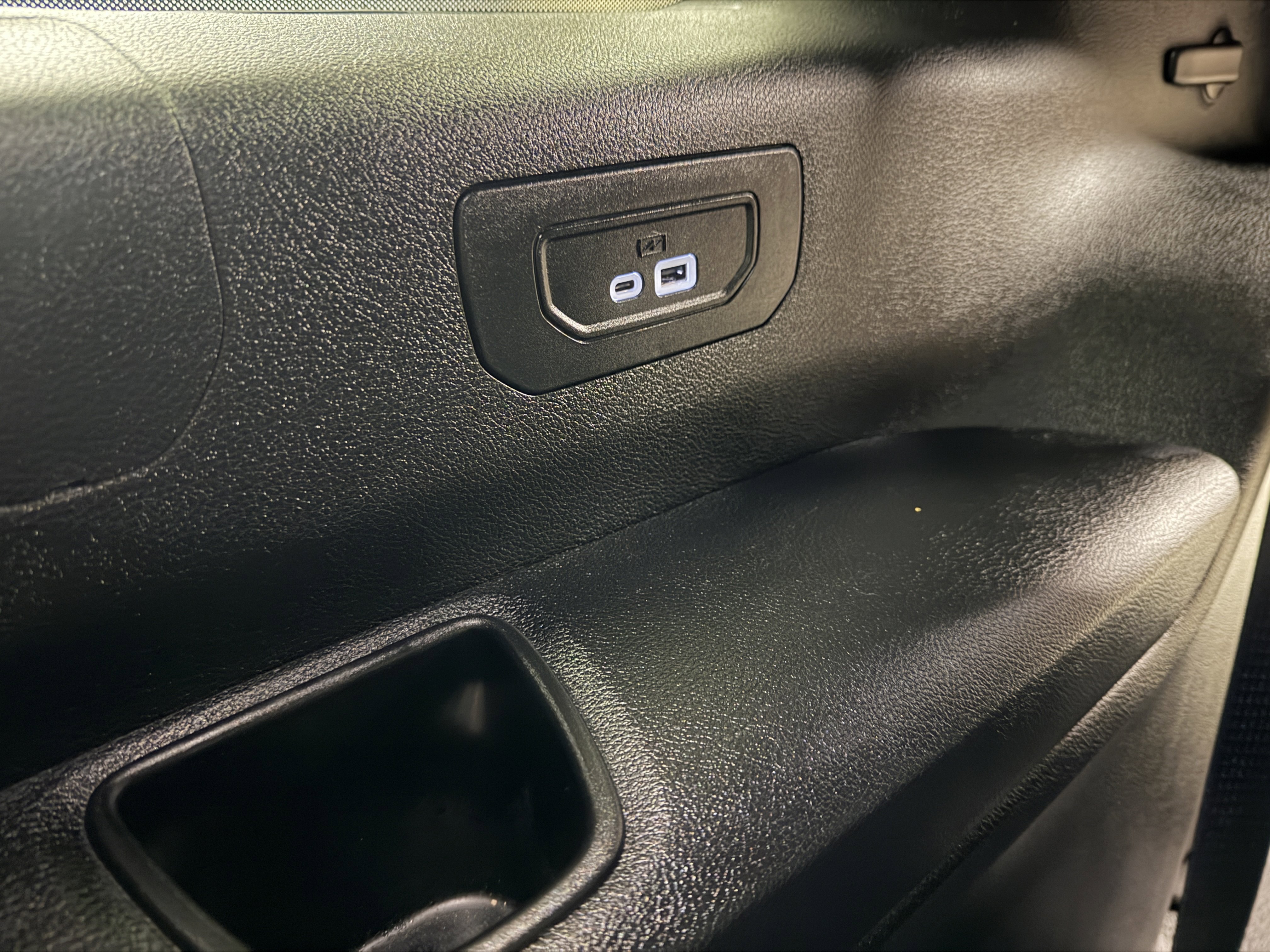 Used 2024 Jeep Grand Cherokee L Altitude image 28