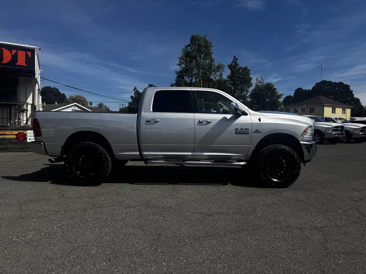 Used 2018 RAM 3500 SLT w/ Cold Weather Group AWD/4WD image 5