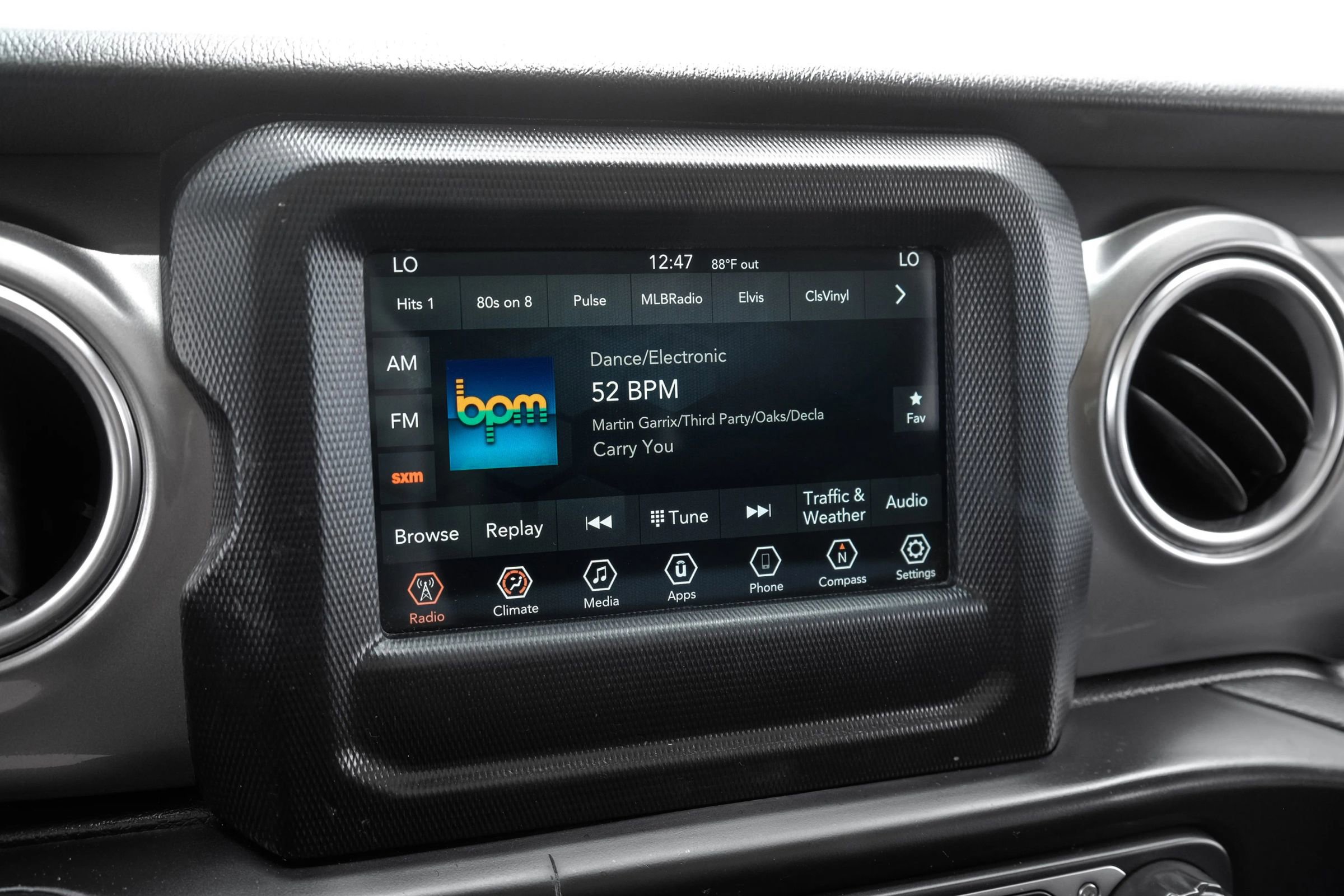 Used 2020 Jeep Wrangler Unlimited Sahara image 26