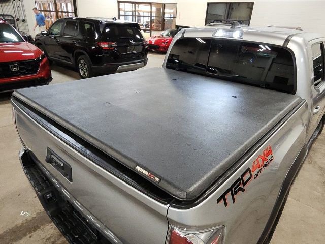 Used 2020 Toyota Tacoma TRD Off-Road w/ Technology Package image 27