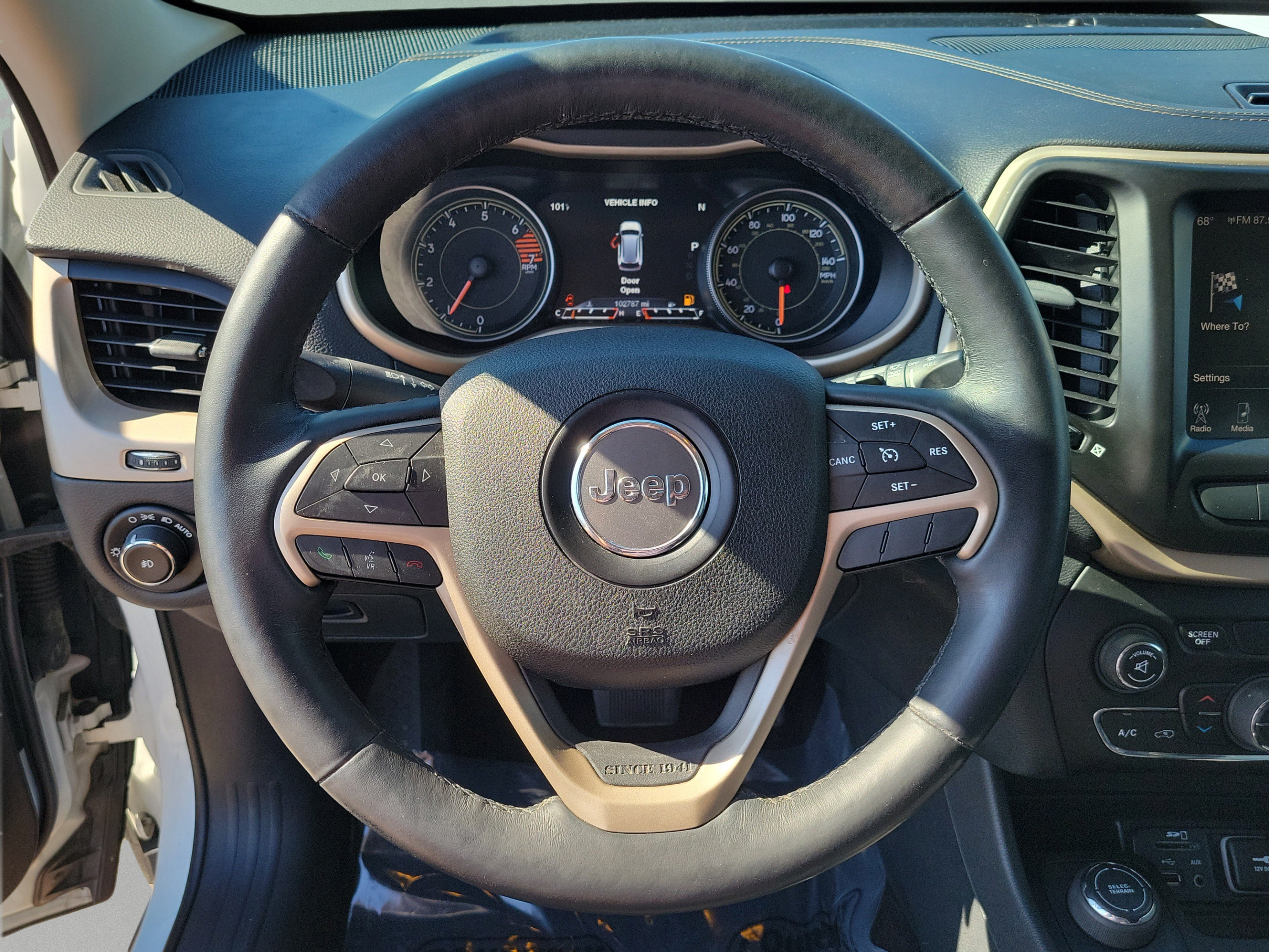 Used 2016 Jeep Cherokee Limited AWD/4WD image 13