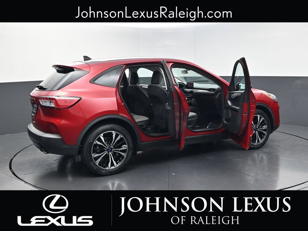 Used 2021 Ford Escape SE w/ SE Sport Appearance Package FWD image 30