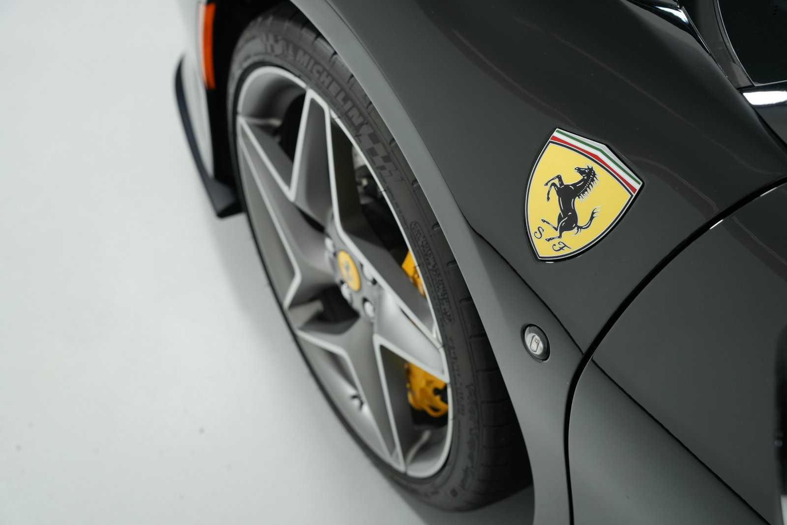 Used 2022 Ferrari F8 Spider RWD image 51