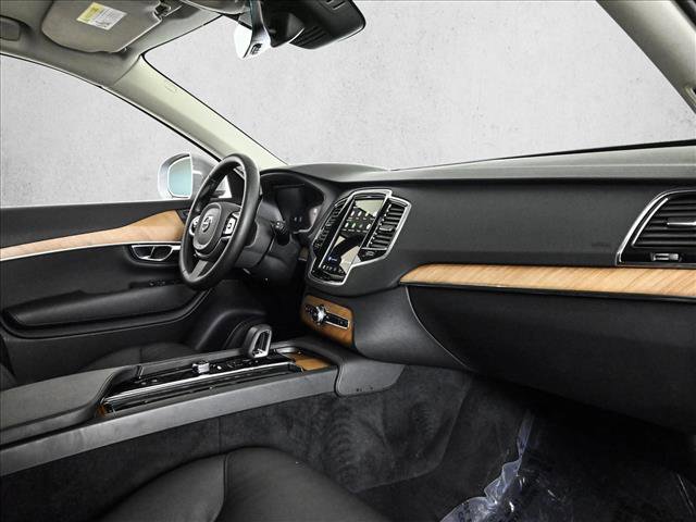Used 2025 Volvo XC90 B6 Plus w/ Protection Package Premier image 24