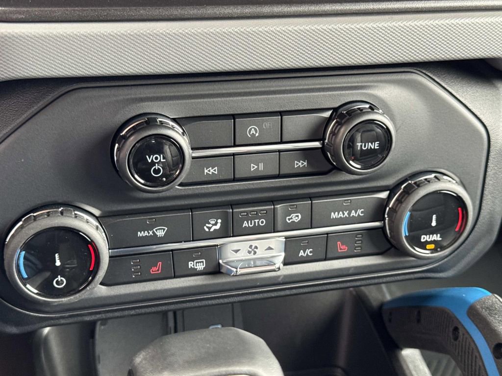 Used 2022 Ford Bronco Black Diamond w/ Sasquatch Package AWD/4WD image 22