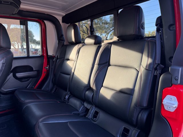Used 2023 Jeep Gladiator Willys image 19