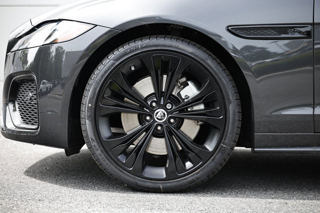 New 2024 Jaguar XF R-Dynamic SE AWD/4WD image 5