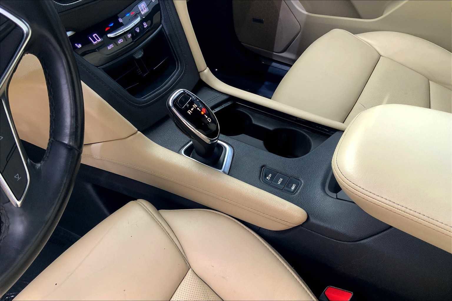 Used 2018 Cadillac XT5 Luxury w/ Driver Awareness Package image 32