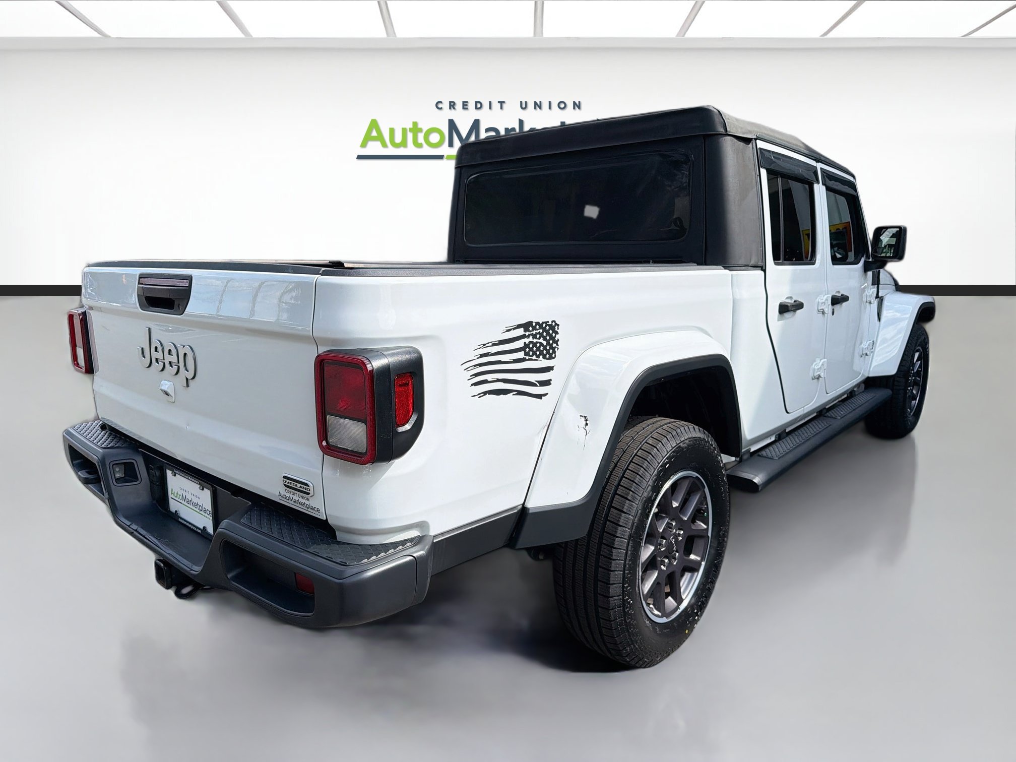 Used 2021 Jeep Gladiator Overland AWD/4WD image 6