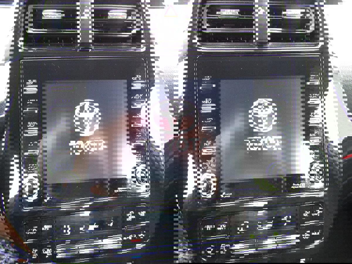 Used 2022 Toyota Prius LE image 13