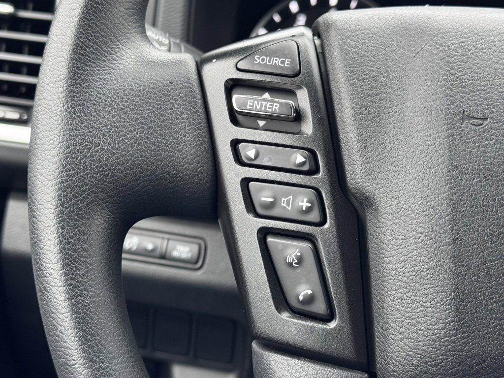 Used 2022 Nissan Frontier SV w/ Technology Package image 8