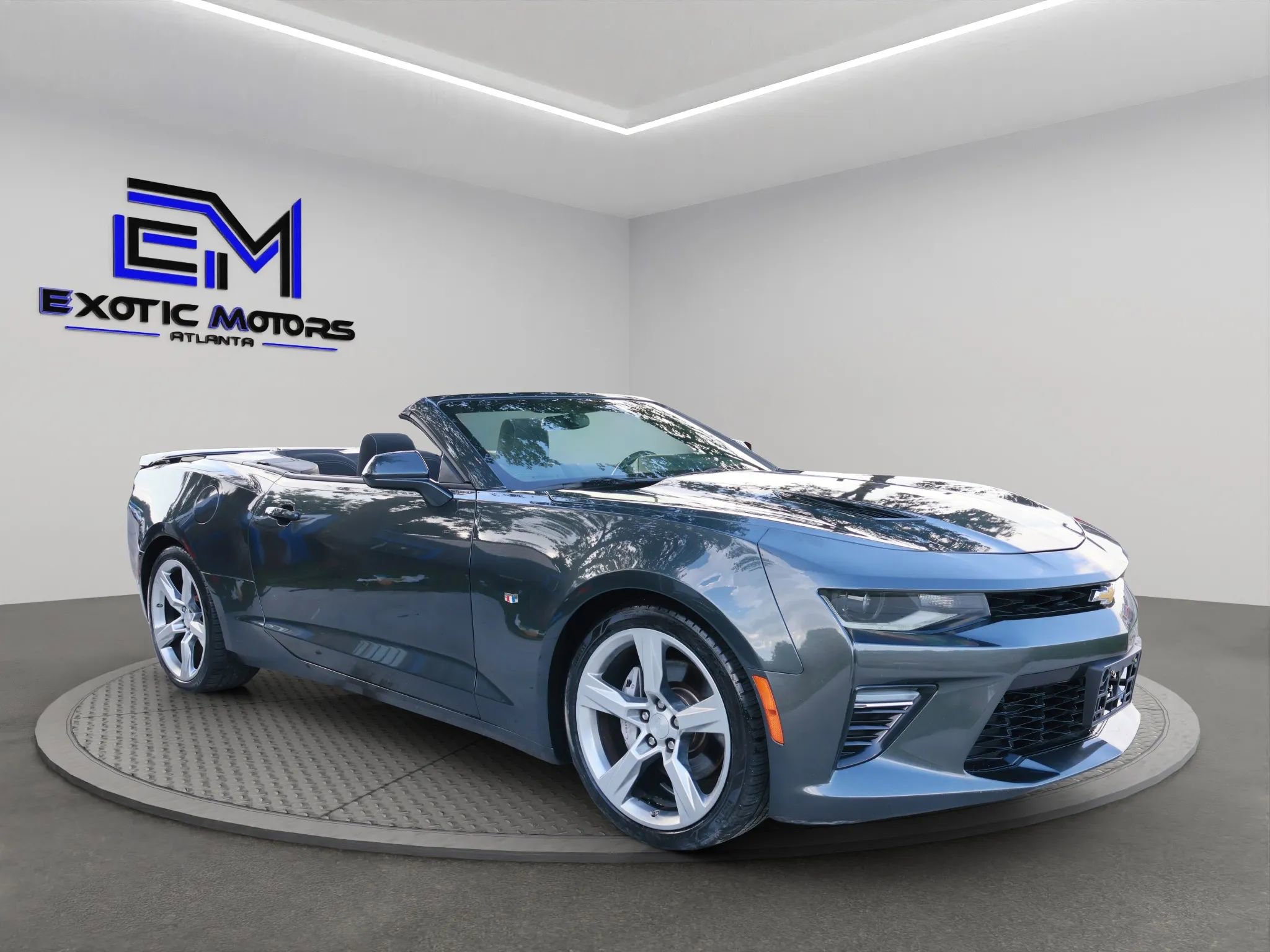 Used 2017 Chevrolet Camaro SS image 4
