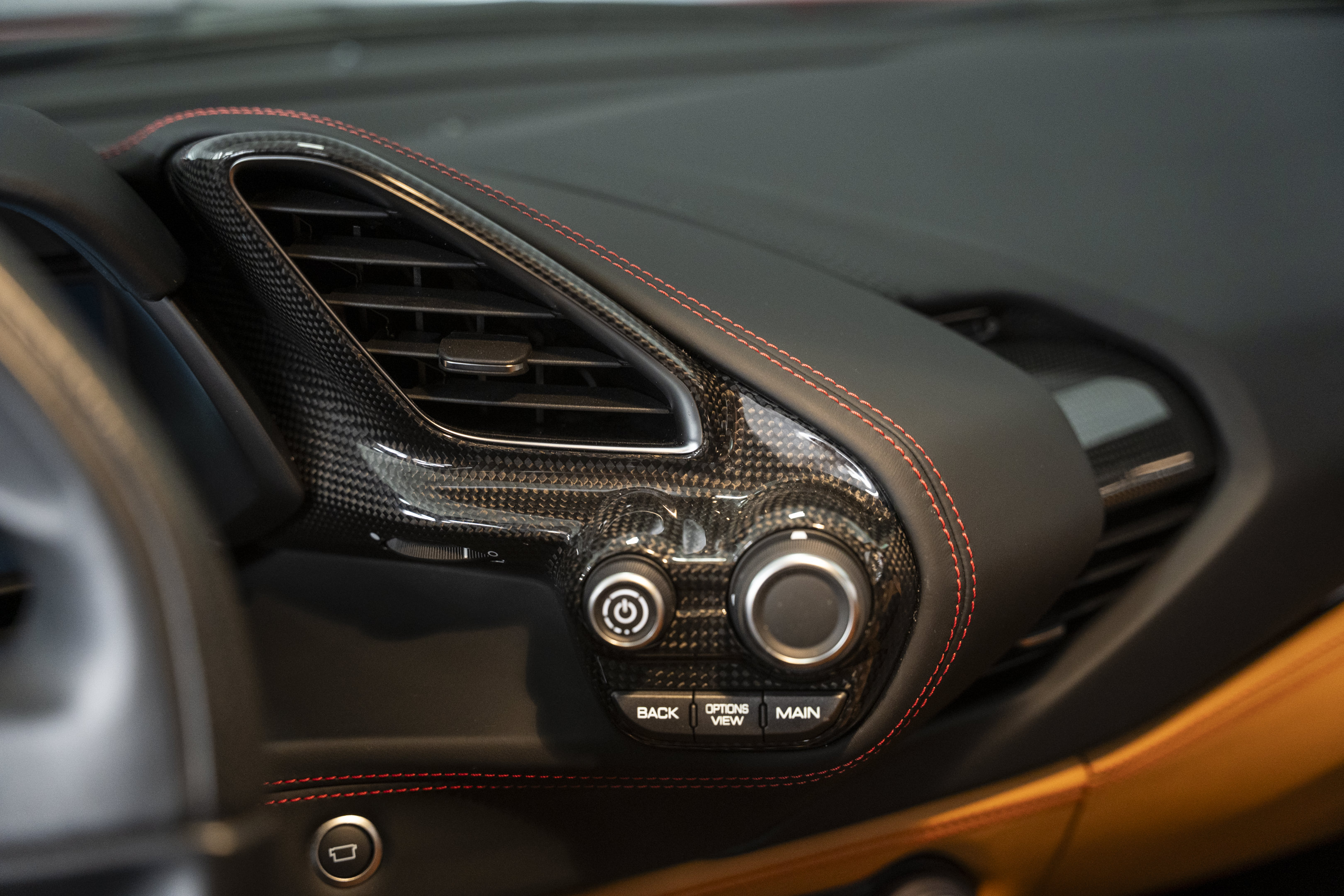 Used 2018 Ferrari 488 GTB RWD image 40