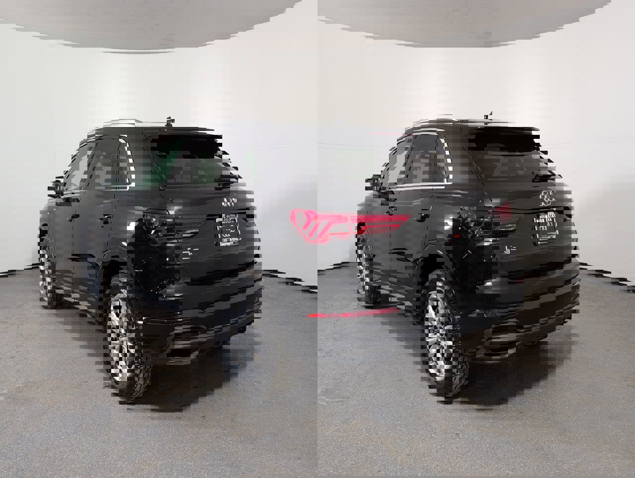 Used 2024 Audi Q3 2.0T Premium Plus image 32