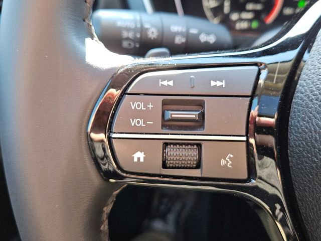 Used 2025 Honda Pilot Touring image 12