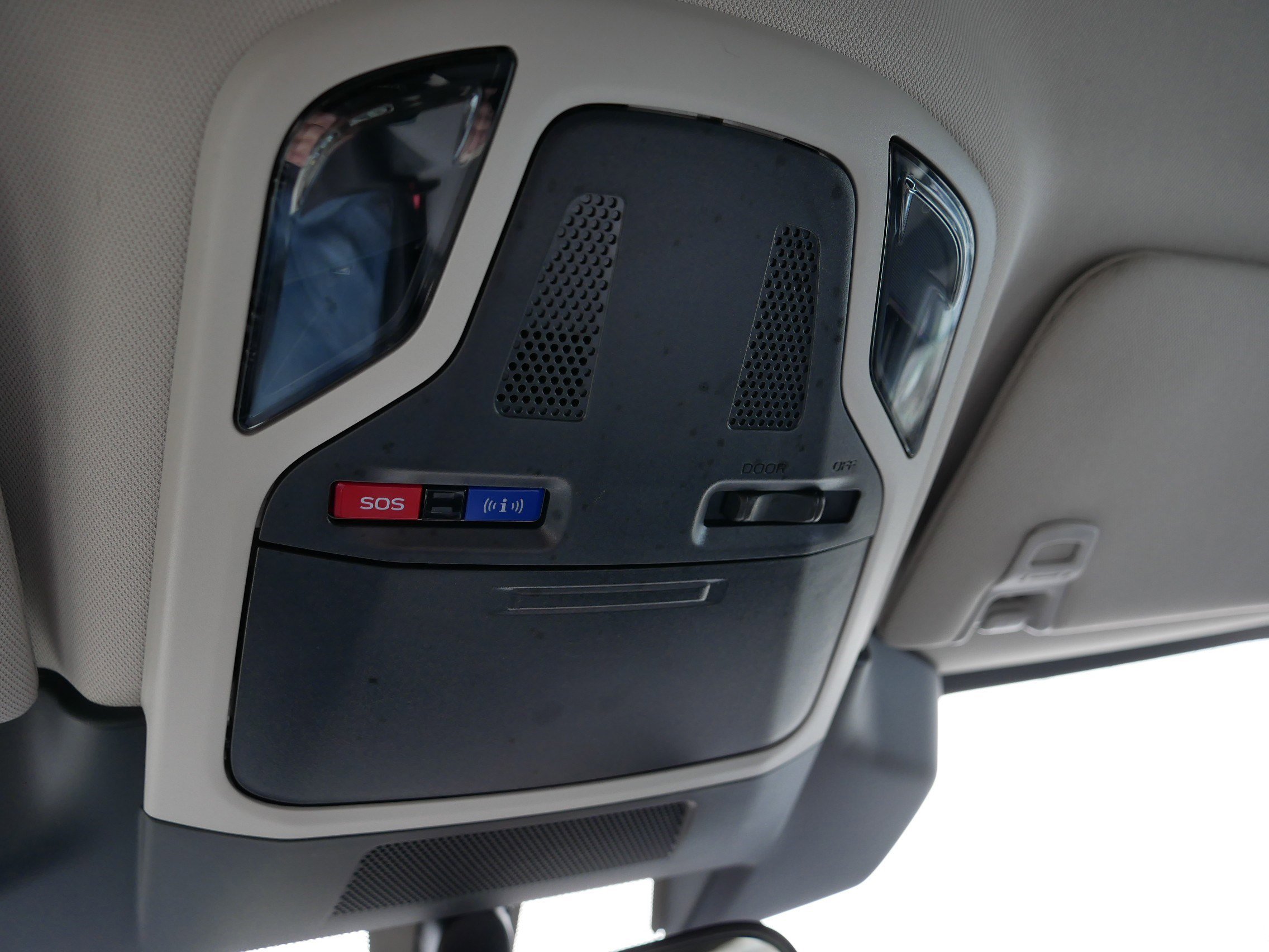 Used 2025 Subaru Outback Premium image 32